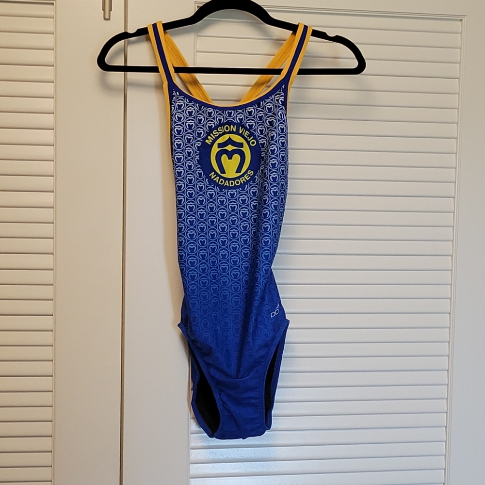 NWOT MV Nadadores team suit by Dolfin, size 26